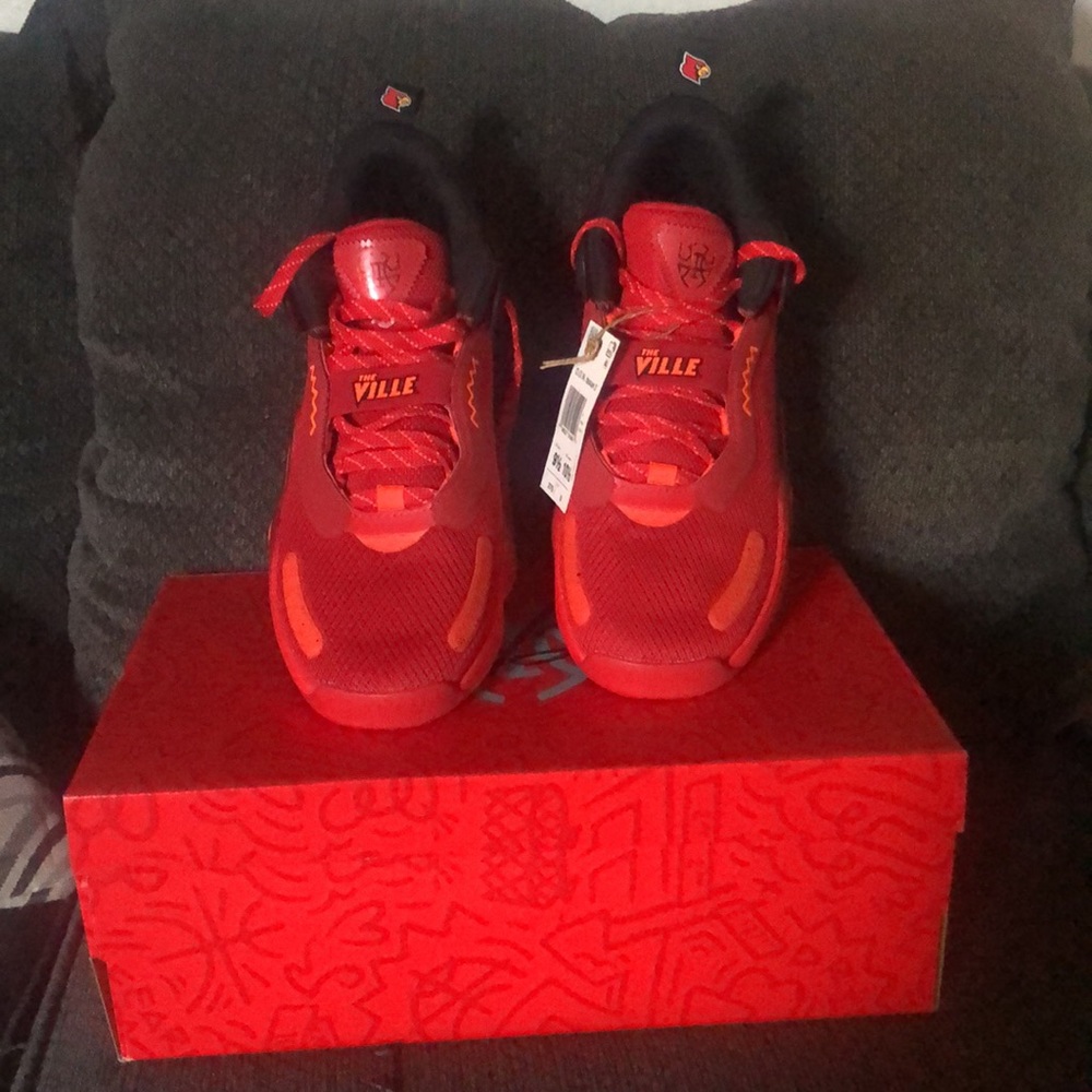Adidas - Picture 3 of 7